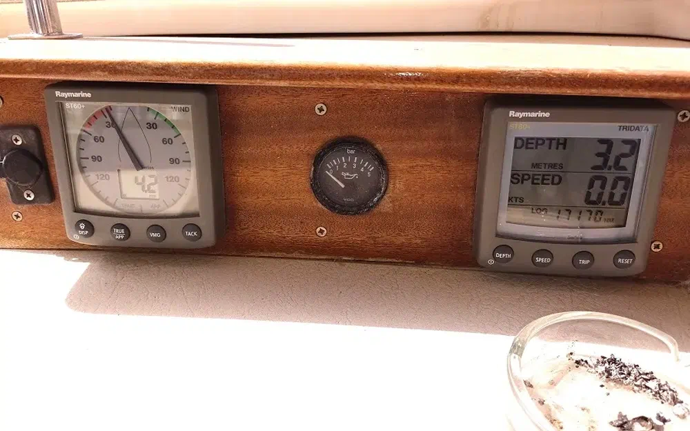 slider 24 Amel Santorin Ketch