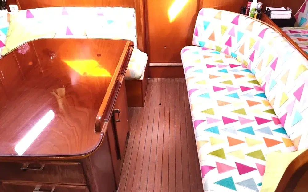 slider 27 Amel Santorin Ketch