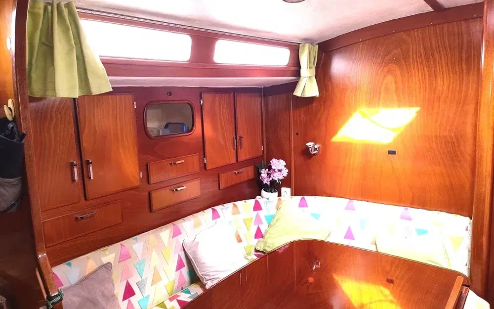 slider 30 Amel Santorin Ketch