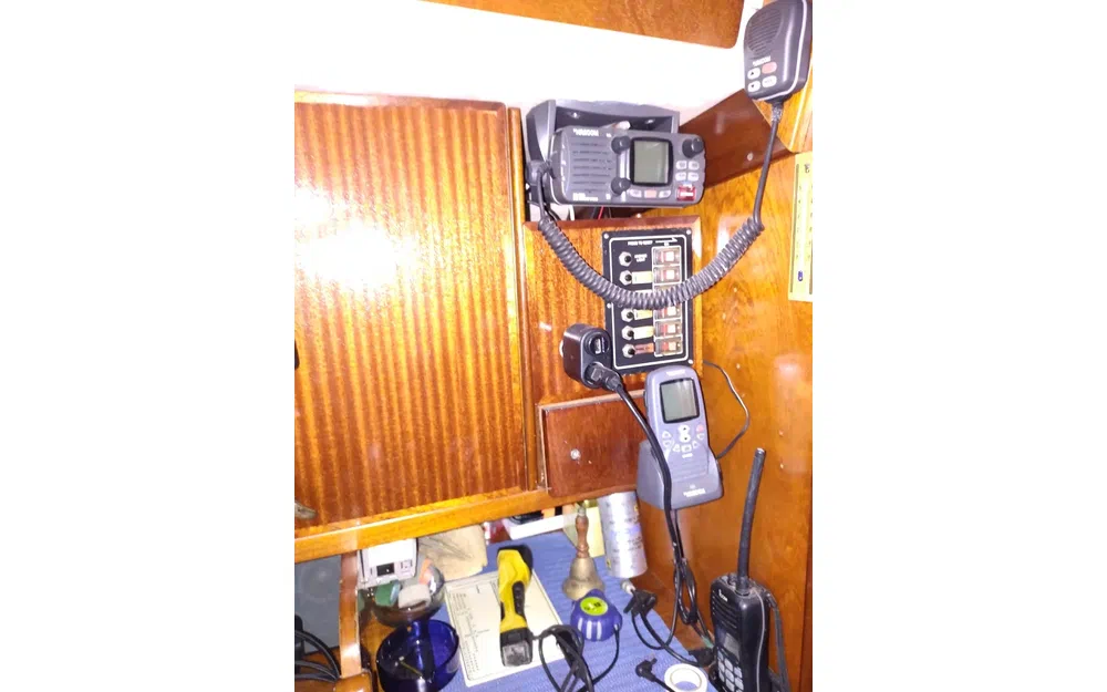 slider 36 Amel Santorin Ketch