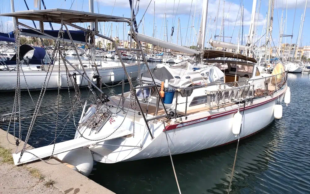 slider 2 Amel Santorin Ketch