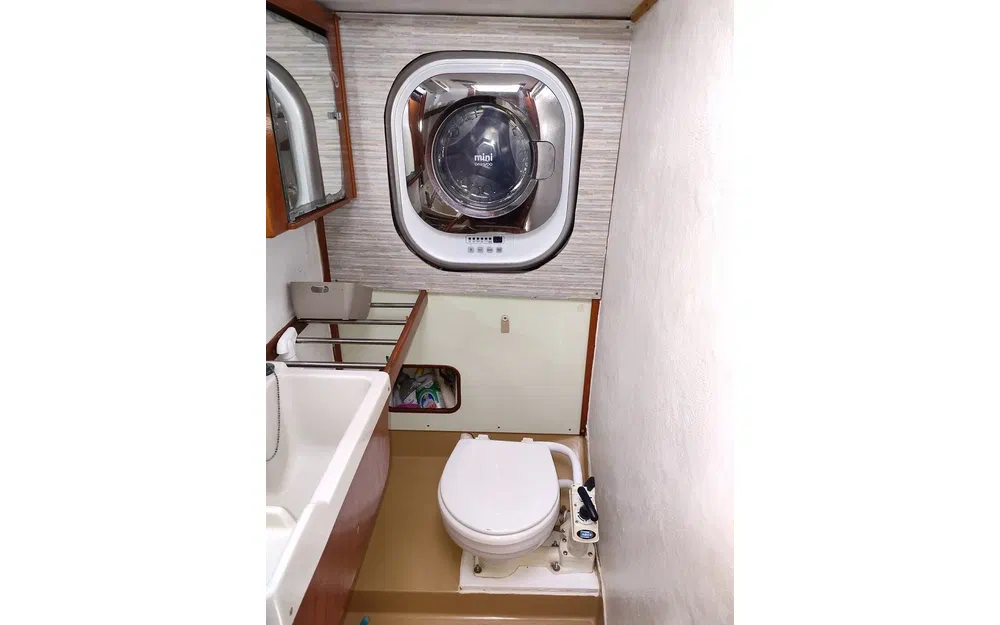 slider 56 Amel Santorin Ketch