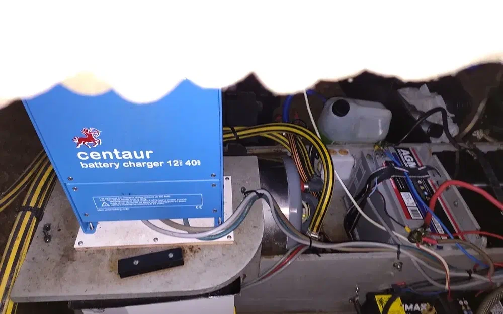 slider 61 Amel Santorin Ketch