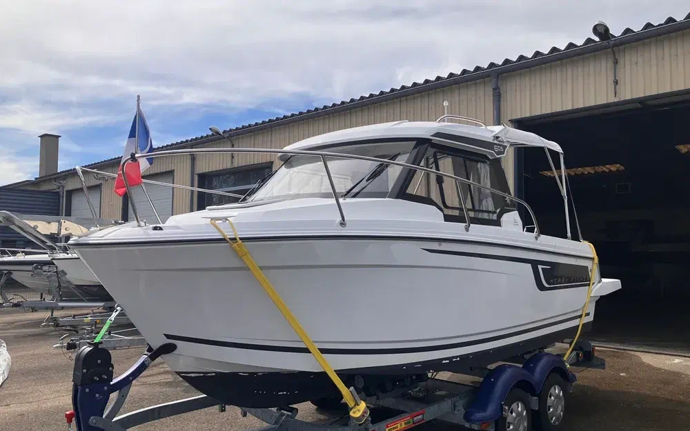 slider 0 Jeanneau Merry Fisher 605