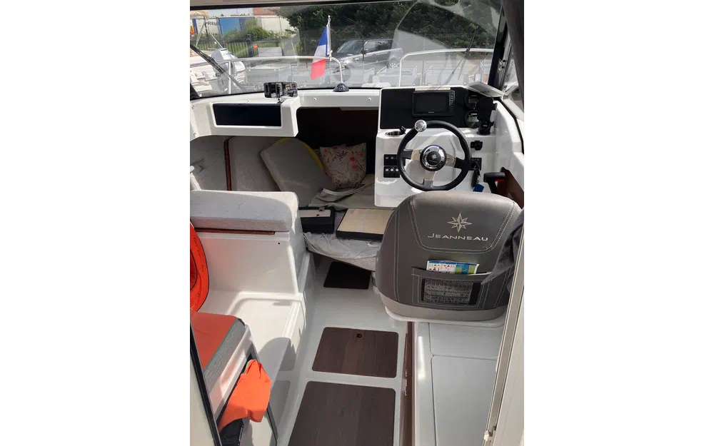 slider 4 Jeanneau Merry Fisher 605 Serie 2