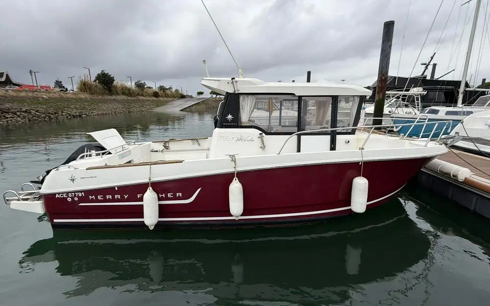 slider 0 Jeanneau Merry Fisher 755