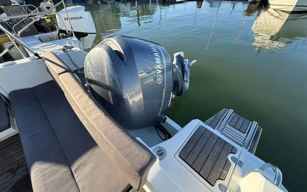 slider 9 Pacific Craft 750 SC