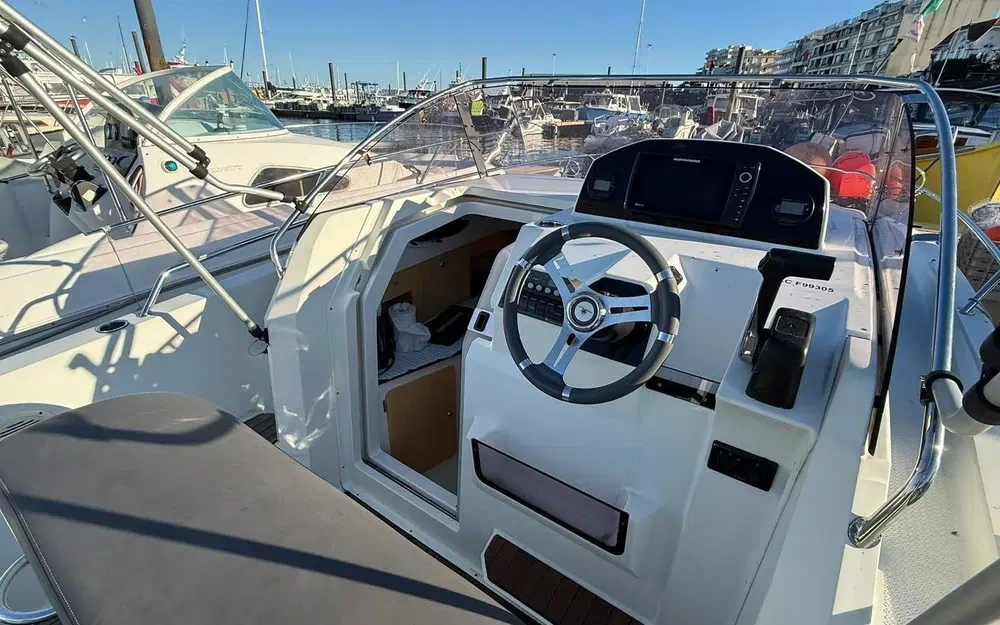 slider 15 Pacific Craft 750 SC