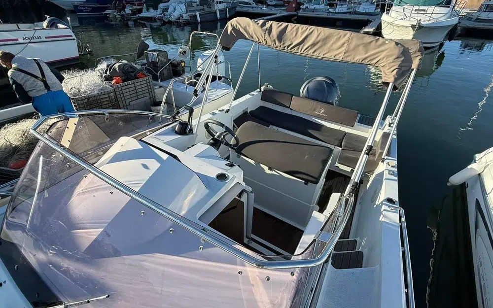 slider 4 Pacific Craft 750 SC