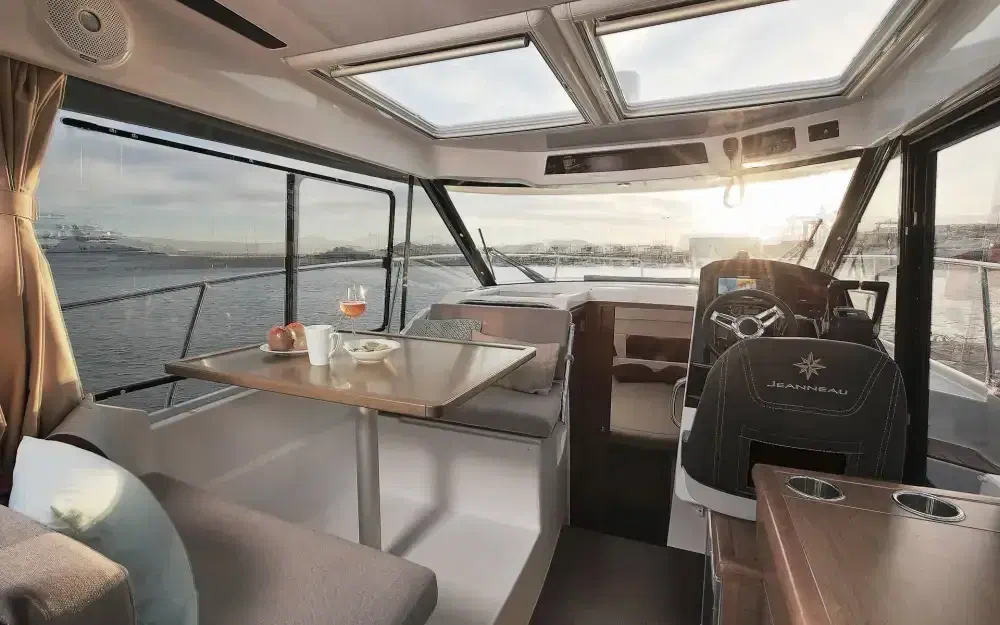 slider 3 Jeanneau Merry Fisher 895