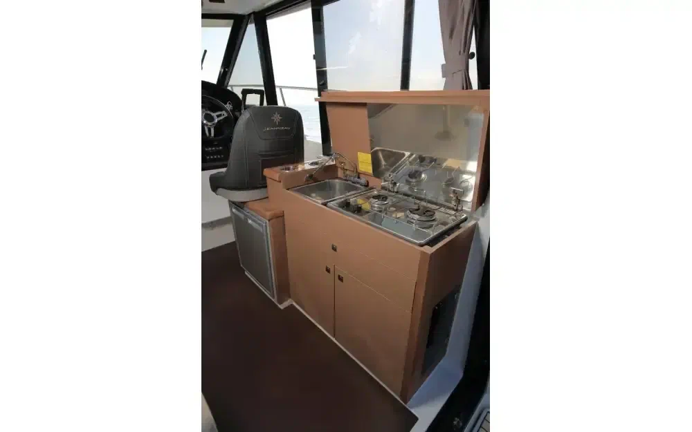 slider 6 Jeanneau Merry Fisher 895