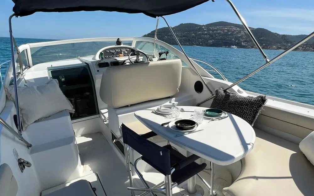 slider 4 Beneteau Flyer 920