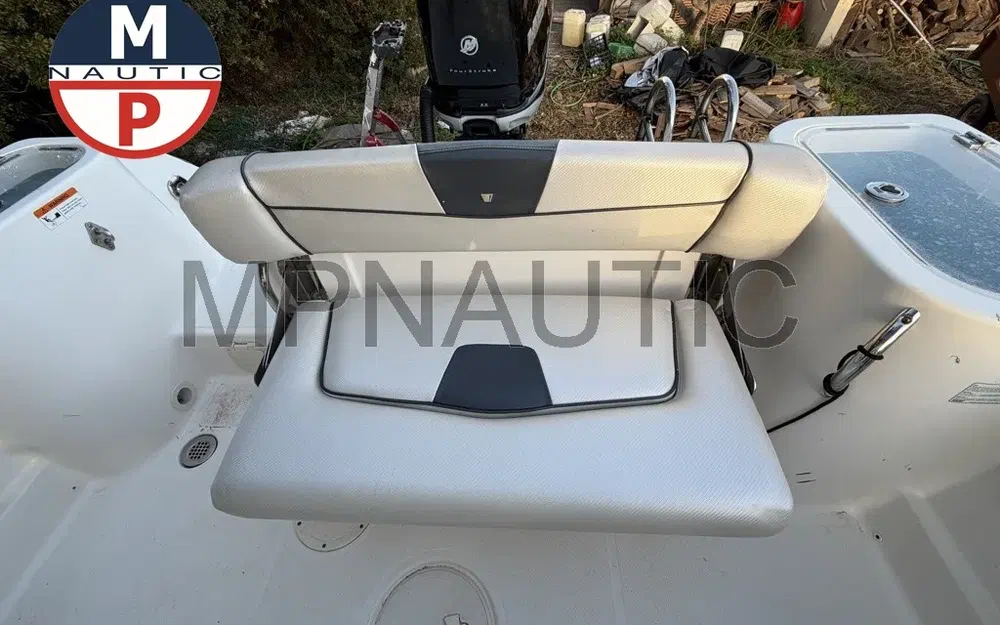 slider 10 Wellcraft Fisherman 242