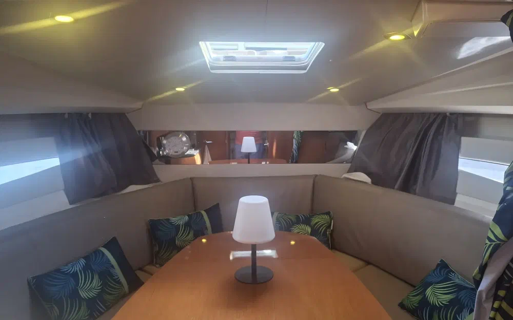 slider 13 Jeanneau Leader 8