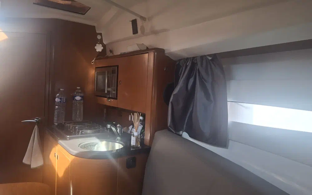 slider 14 Jeanneau Leader 8