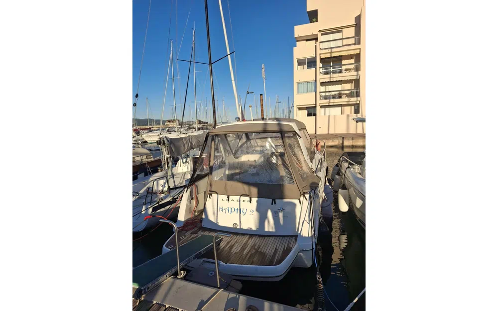 slider 1 Jeanneau Leader 8