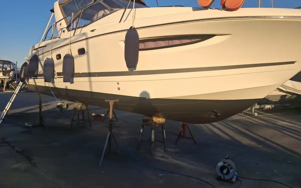 slider 2 Jeanneau Leader 8