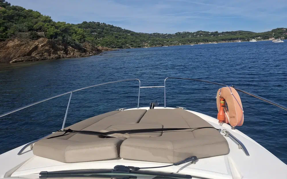 slider 7 Jeanneau Leader 8