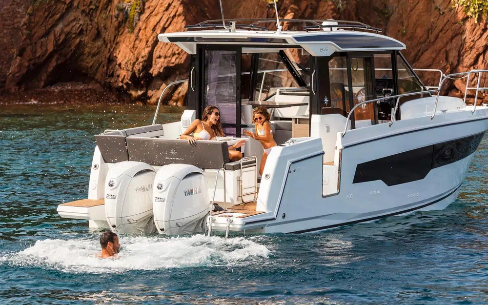 slider 8 Jeanneau Merry Fisher 895