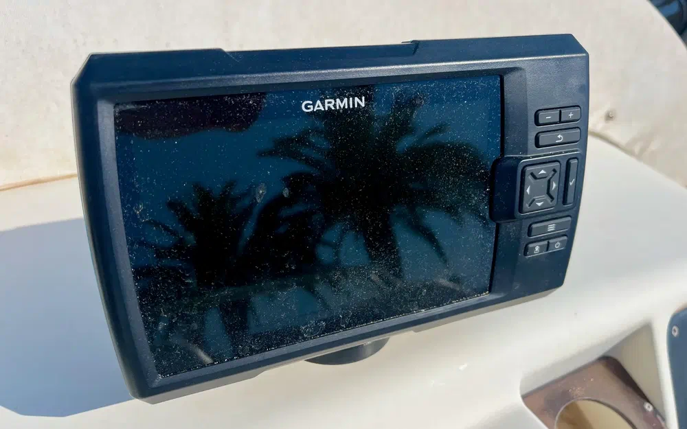 slider 20 Rodman 900 Fly