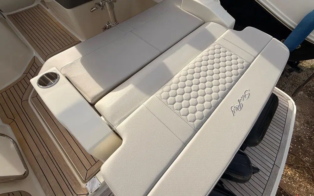 slider 4 Sea Ray Sundancer 265