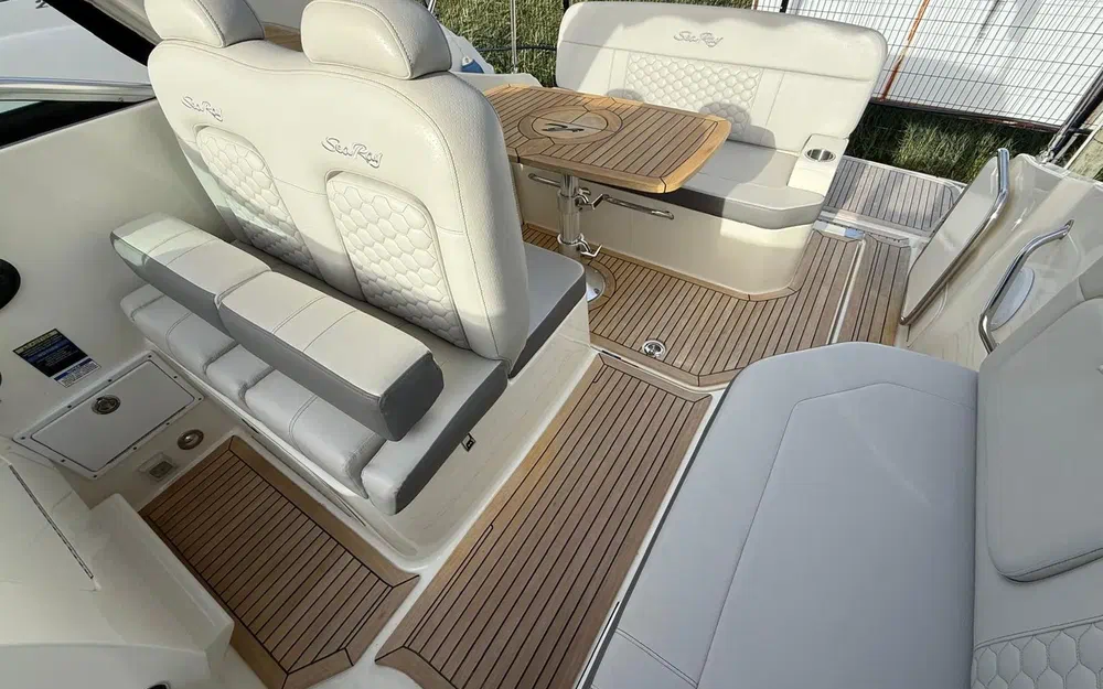 slider 5 Sea Ray Sundancer 265