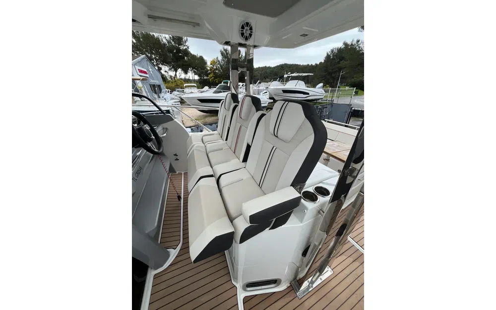 slider 9 Jeanneau Cap Camarat 10.5 WA