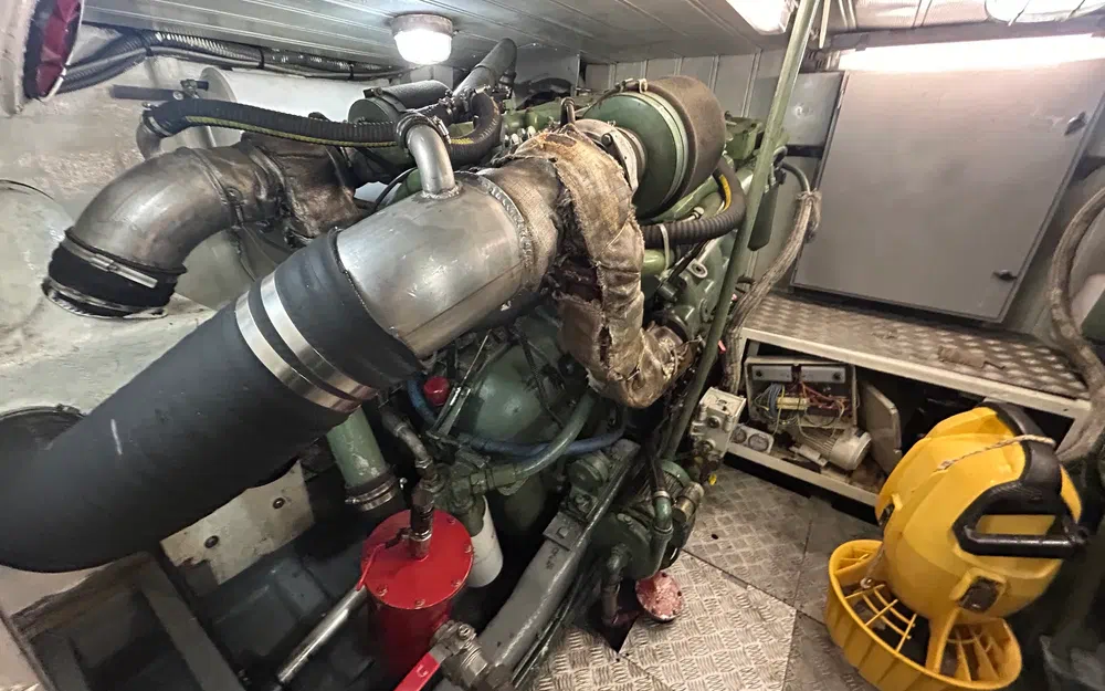 slider 16 Astondoa 44 Fly