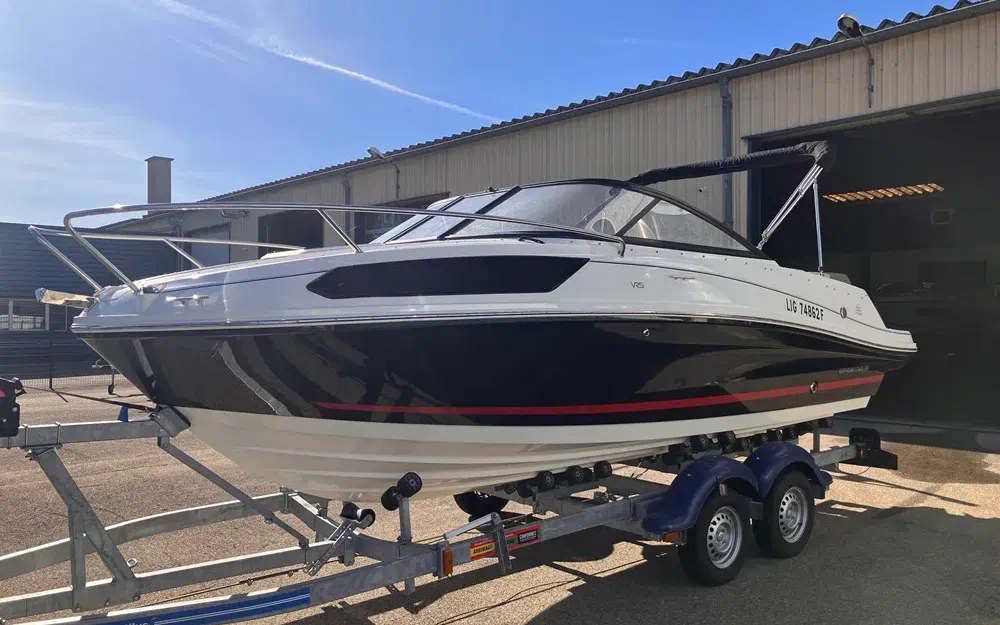 slider 0 Bayliner VR5 Cuddy