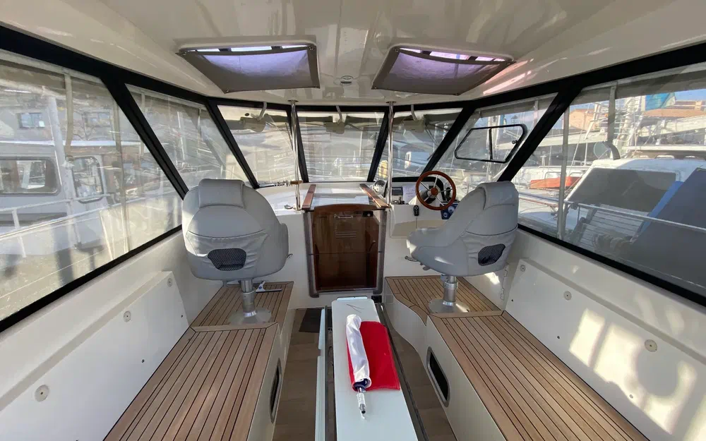 slider 4 Delphia 1350