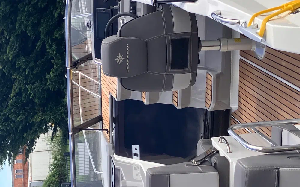 slider 11 Jeanneau Cap Camarat 7.5 DC