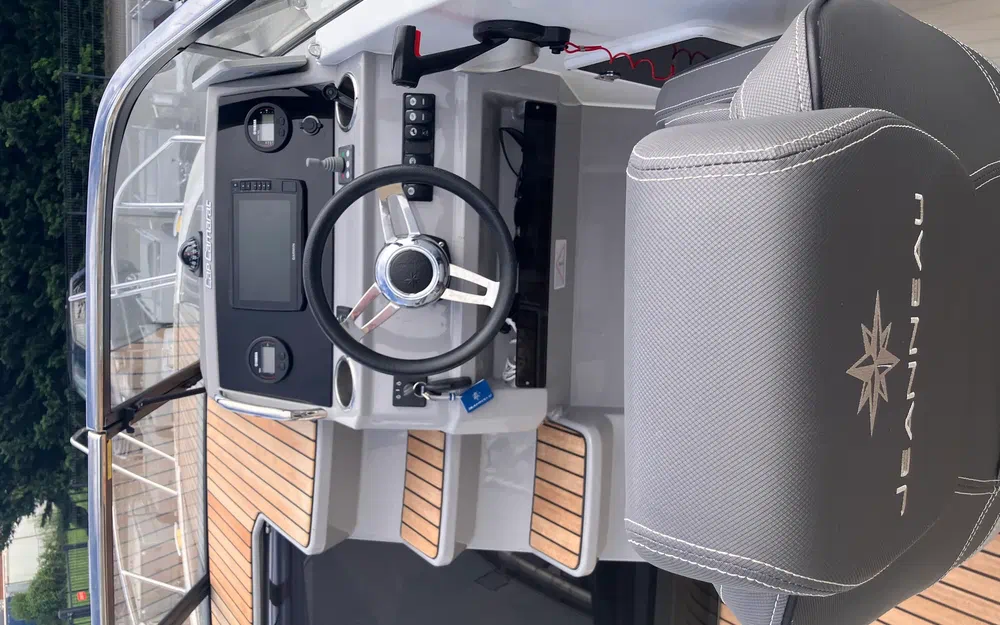 slider 13 Jeanneau Cap Camarat 7.5 DC