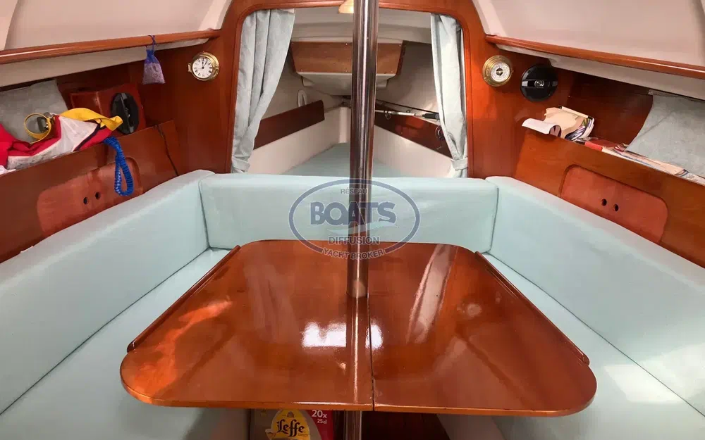 slider 1 Beneteau Oceanis 281