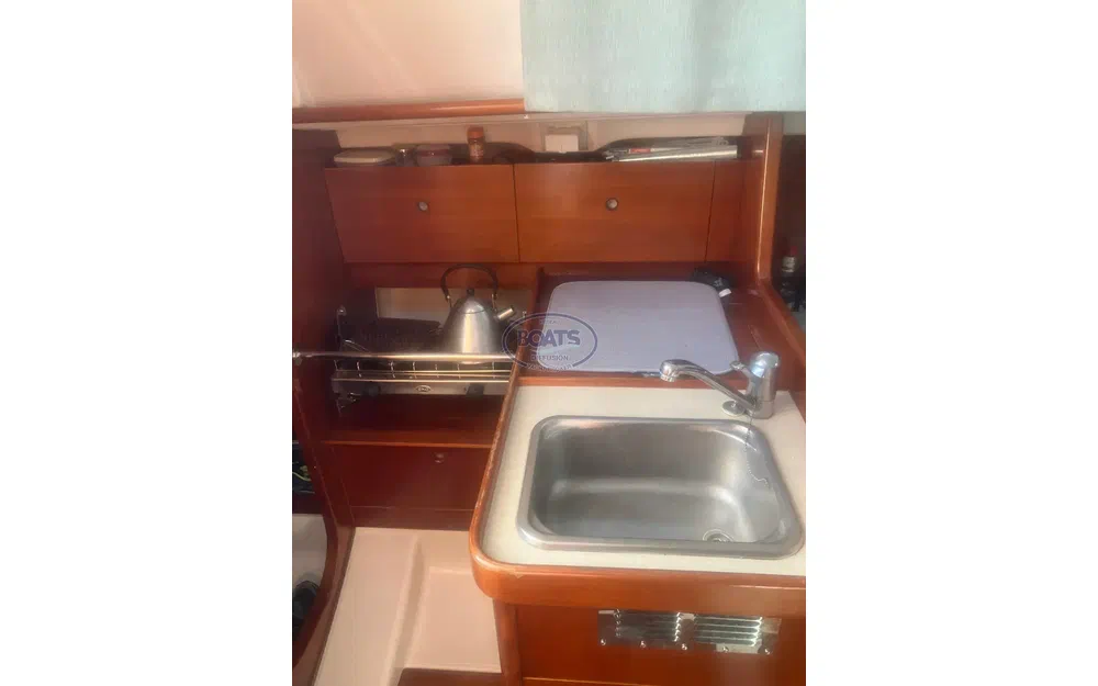 slider 4 Beneteau Oceanis 281