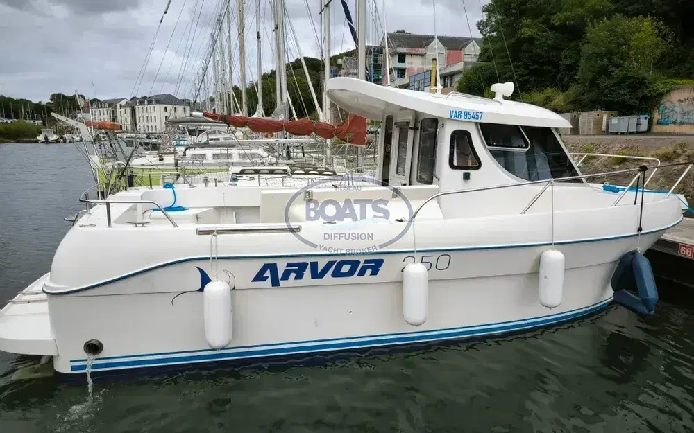 slider 14 Quicksilver Arvor 250