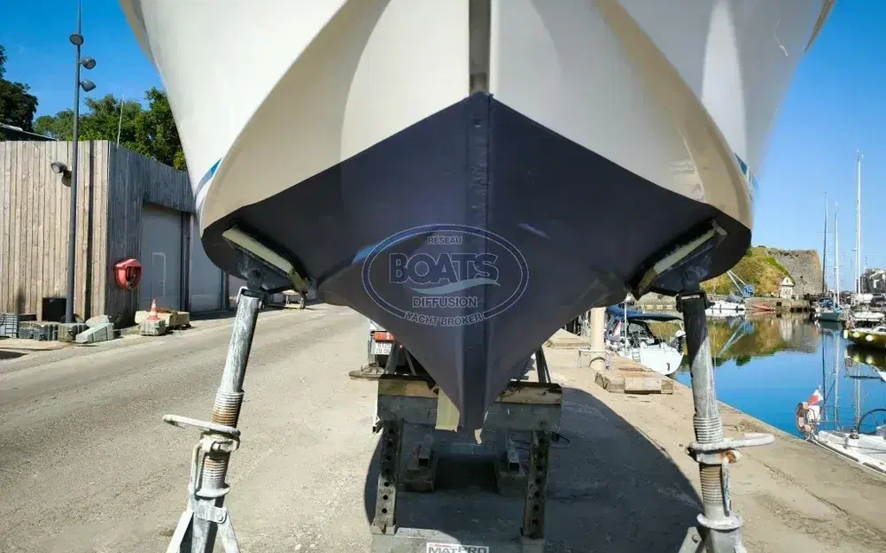 slider 8 Quicksilver Arvor 250