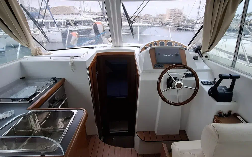 slider 18 Beneteau Antares 980