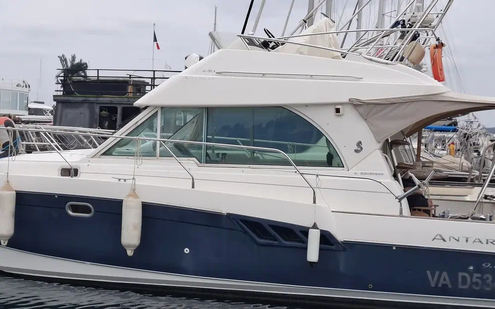 slider 21 Beneteau Antares 980