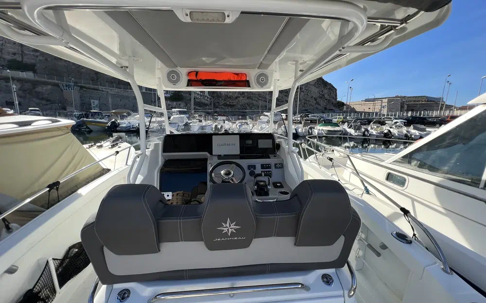 slider 8 Jeanneau Cap Camarat 9.0 CC