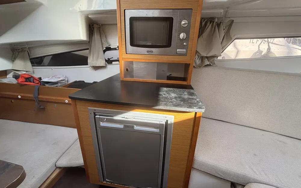 slider 25 Jeanneau Cap Camarat 8.5 WA