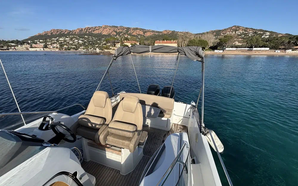 slider 7 Jeanneau Cap Camarat 8.5 WA