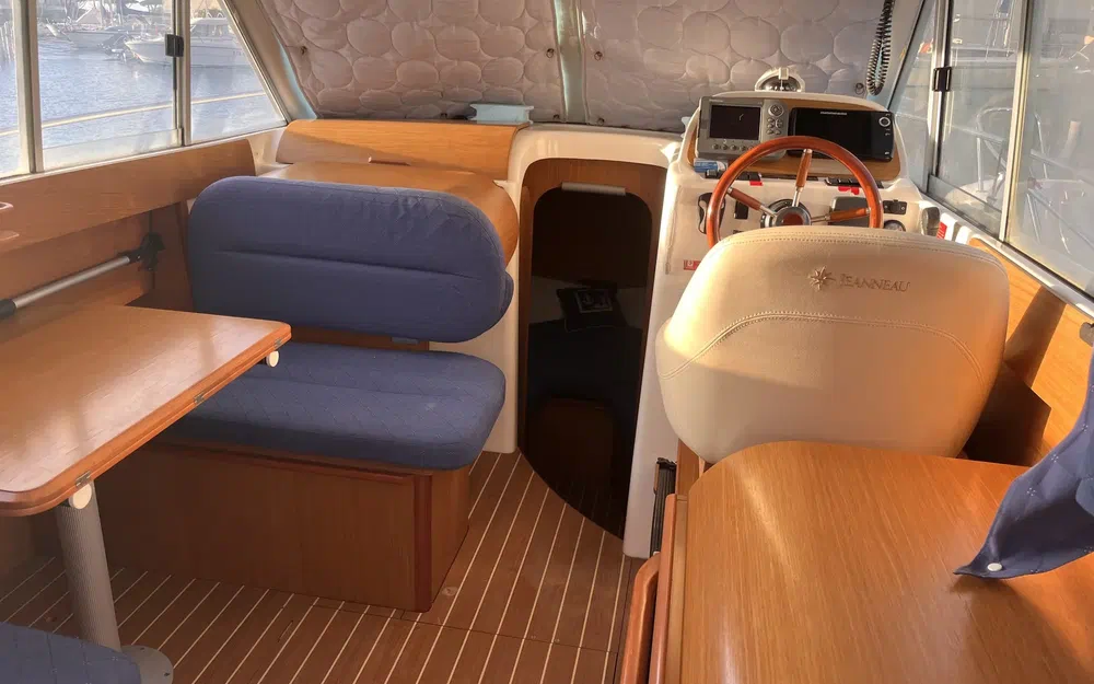 slider 2 Jeanneau Merry Fisher 805