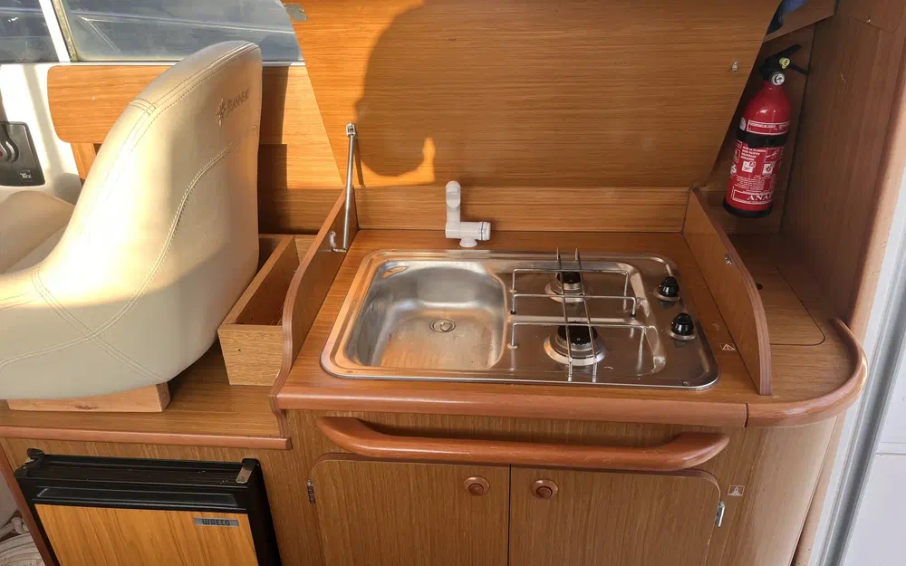 slider 4 Jeanneau Merry Fisher 805