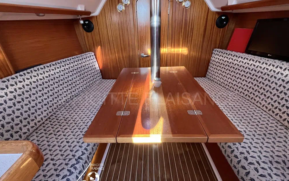 slider 6 Dufour 30 Classic