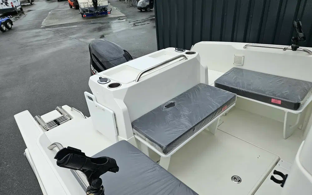 slider 5 Beneteau Barracuda 6