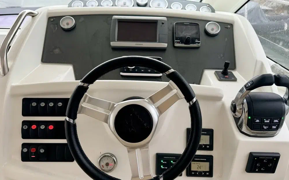 slider 9 Jeanneau Leader 9