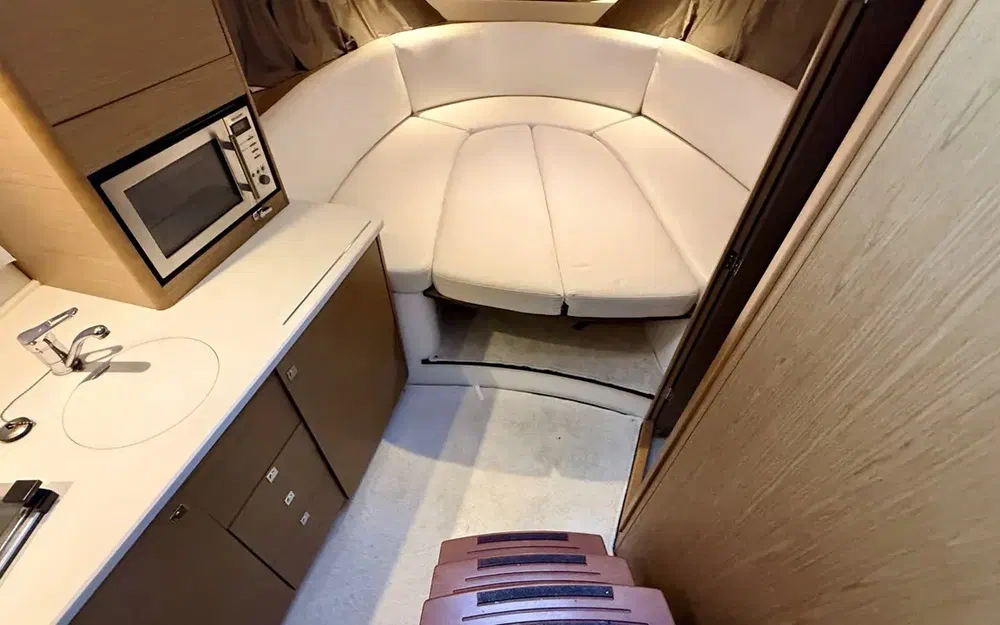 slider 13 Jeanneau Leader 9