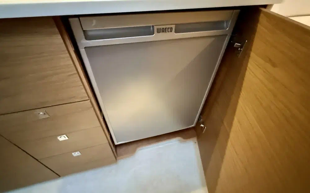 slider 17 Jeanneau Leader 9