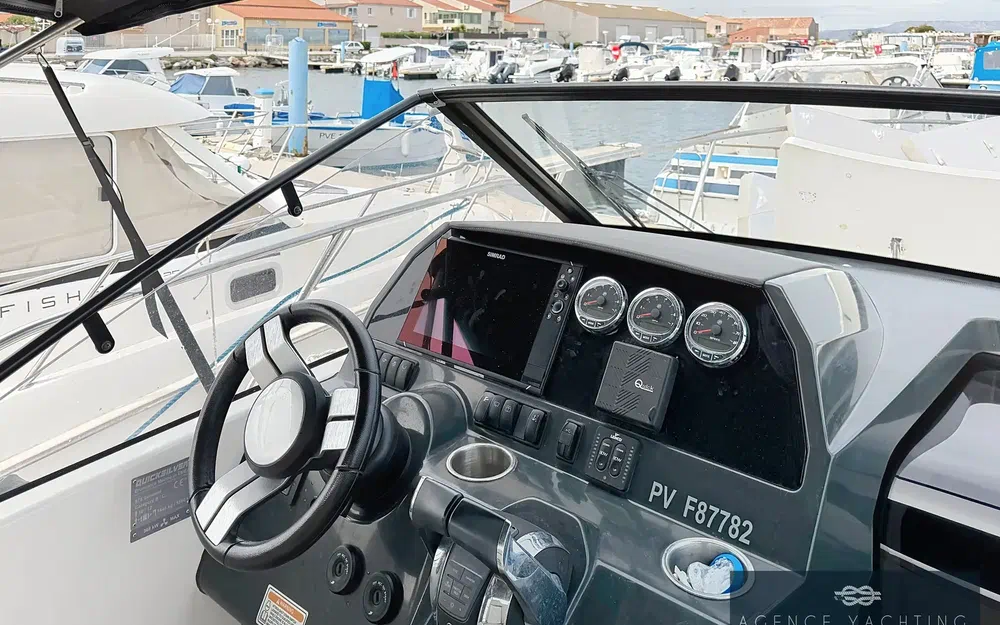 slider 6 Quicksilver Activ 875 Sundeck