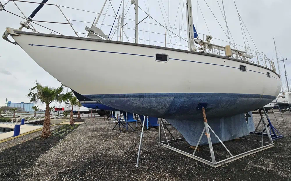 slider 17 Bruce Roberts 45 Spray